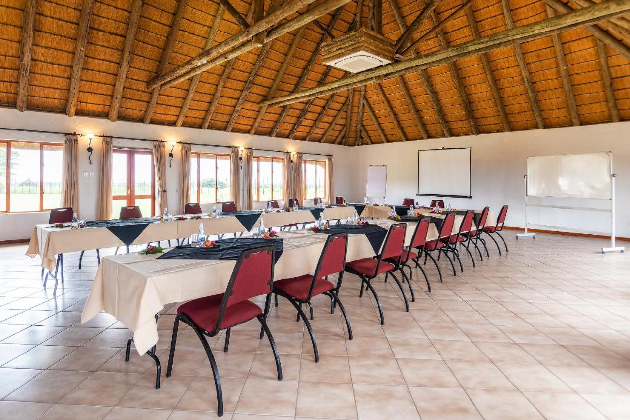 Frans Indongo Lodge Otjiwarongo Bagian luar foto