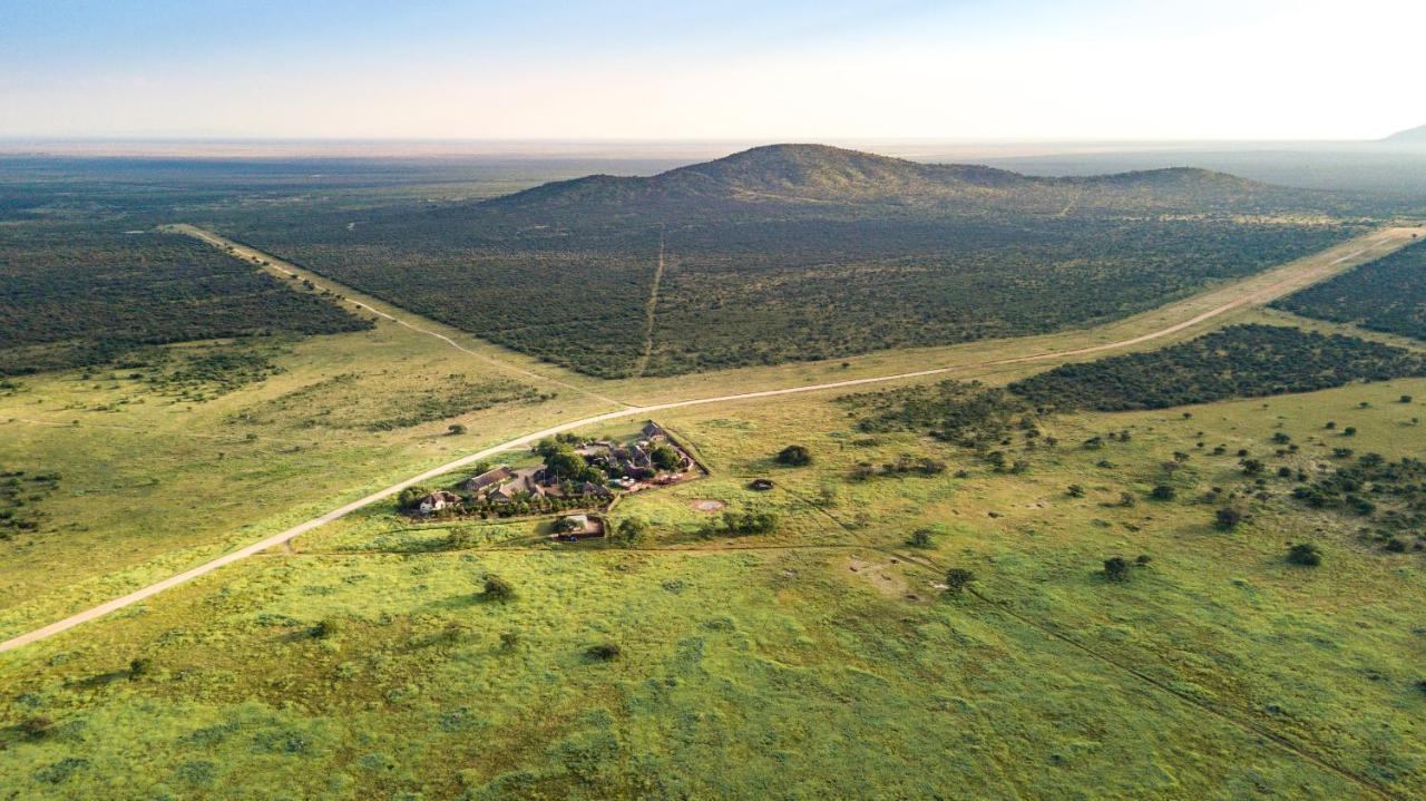 Frans Indongo Lodge Otjiwarongo Bagian luar foto