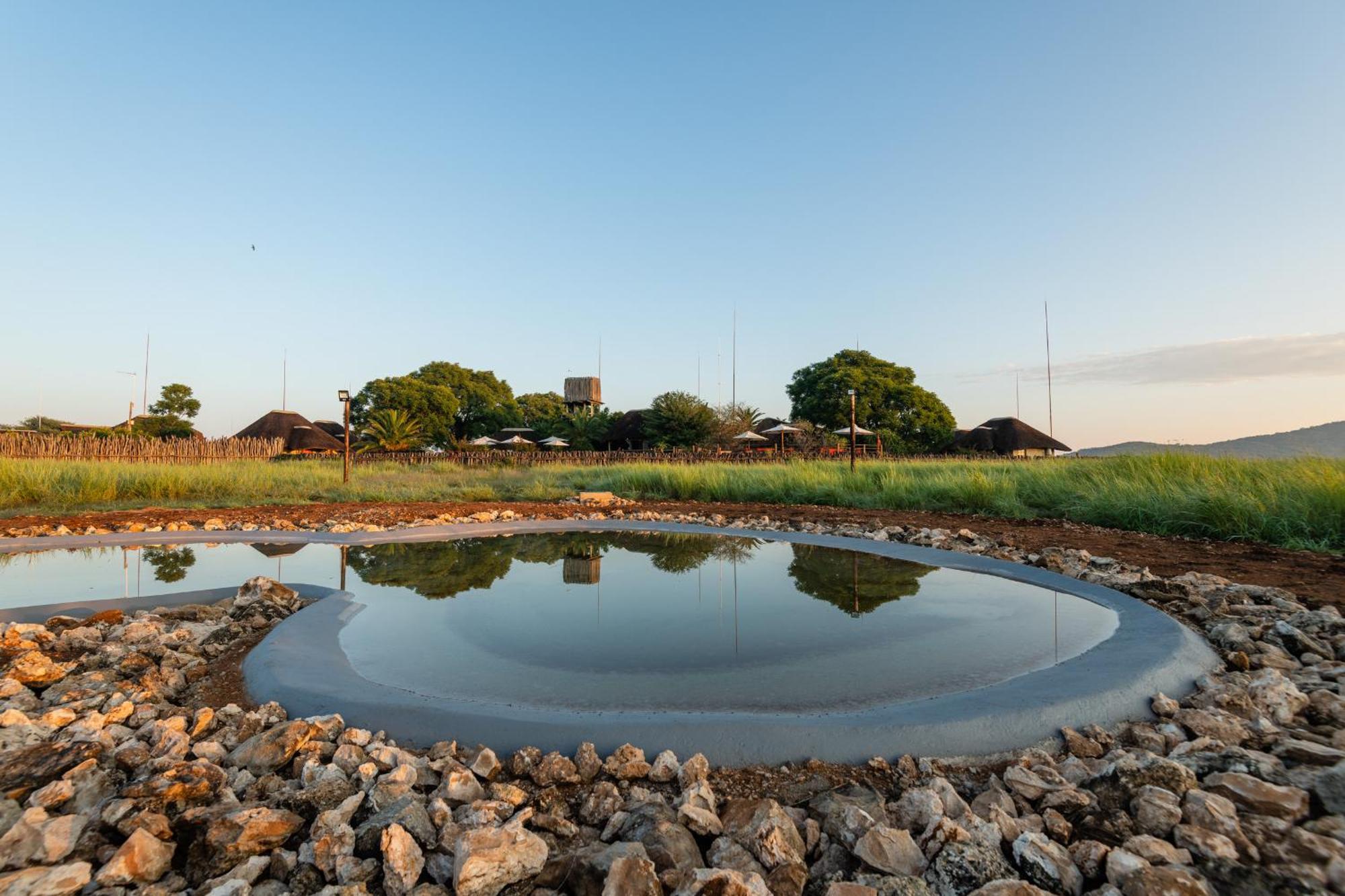 Frans Indongo Lodge Otjiwarongo Bagian luar foto