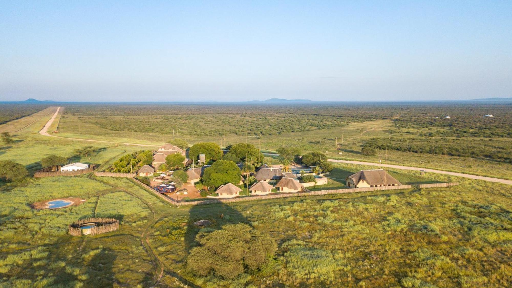 Frans Indongo Lodge Otjiwarongo Bagian luar foto